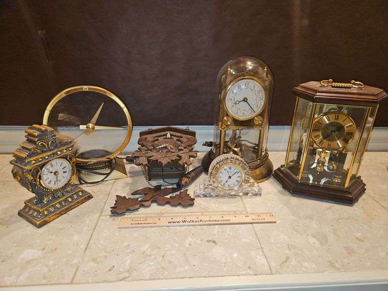 Collection of vintage UNTESTED clocks... image
