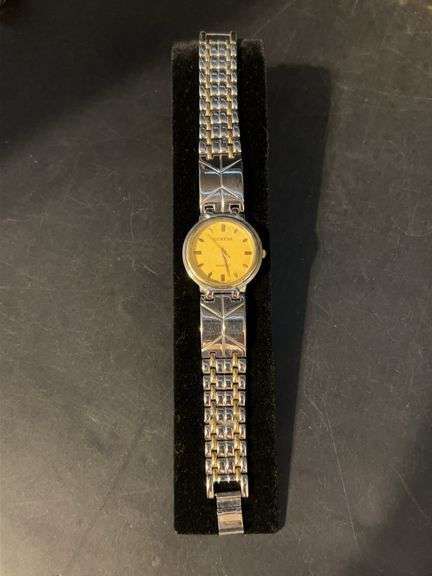 Men’s Geneva Quartz Watch with two-tone band and Japan movement image
