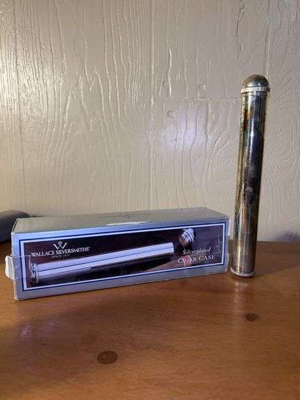 Wallace Silversmith Silverplated Cigar Case with spring loaded insert…..needs polished image