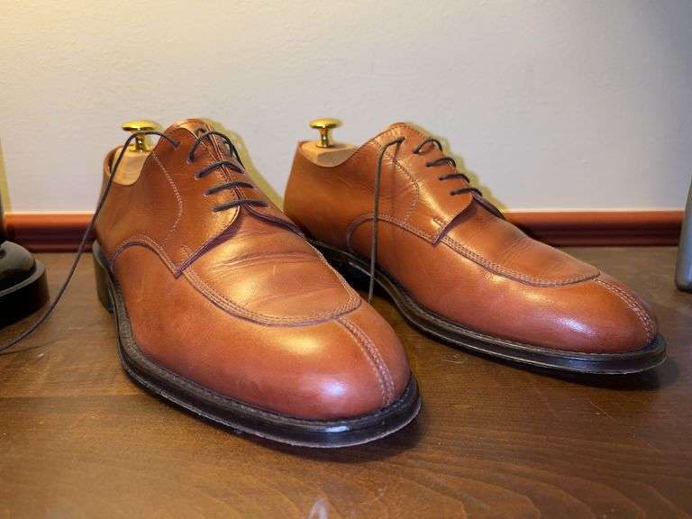 Men’s StoneHaven brown leather split toe Derby shoes with shoe forms…size 10-1/2D image
