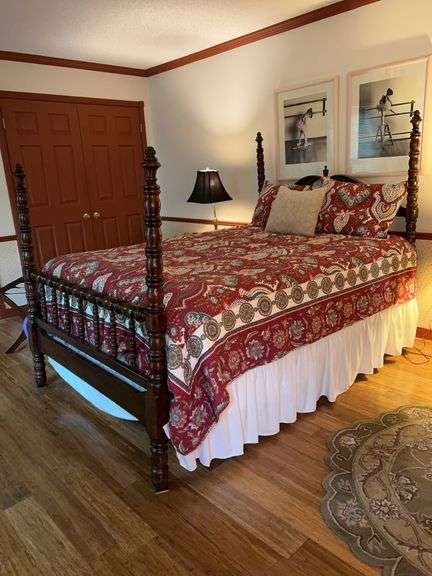 Beautiful Queen Sized Vintage Davis Cherry Spool Bed with ALL BEDDING included image