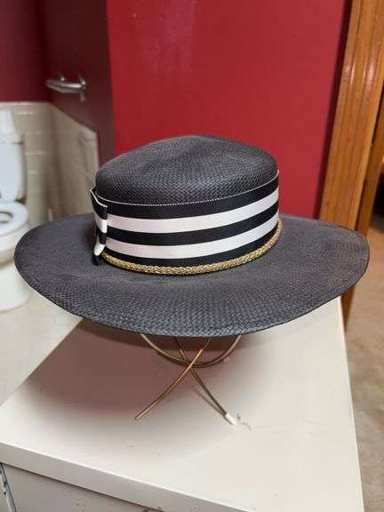 Nice selection of ladies straw hats (please see all pics) image
