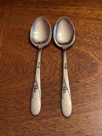 Pair of sterling Easterling Rose Spray teaspoons……51.8 grams image