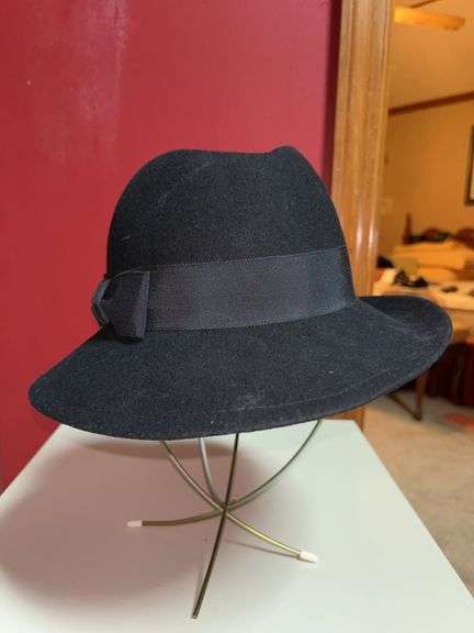 Ladies Betmar 100% wool hat with bow hat band image