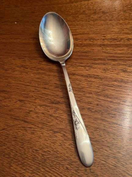 Sterling Easterling Rose Spray Serving Spoon…..69.1 grams image