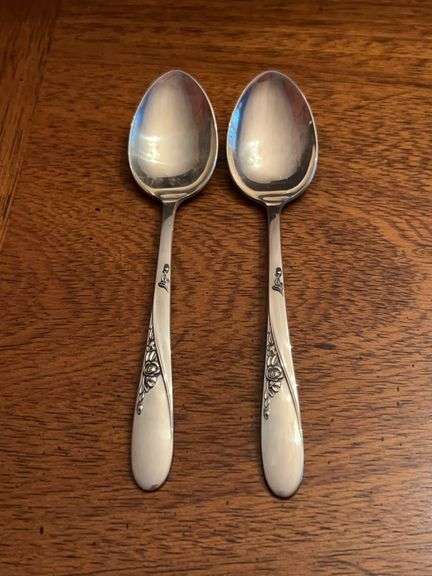 Pair of sterling Easterling Rose Spray teaspoons……51.8 grams image