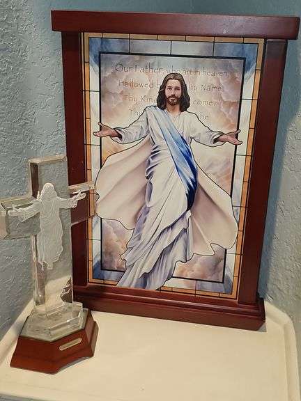 Two Christian inspired items. Framed "Our Father, Who Are In Heaven," is 12.25x18 in tall. Cross is 11.5 in tall. Both are lighted.