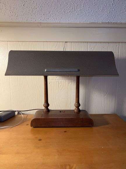 Vintage Tabletop MCM Airplane Wing Lamp…..does not come on but may need new bulbs image