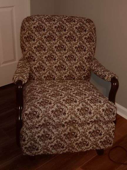 Very Pretty Navy, Pink and Wine Floral Rocking Chair 31x35x37