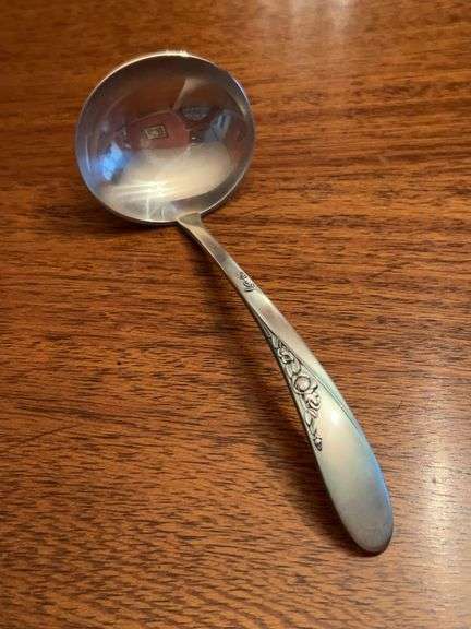 Sterling Easterling Rose Spray Gravy Ladle…..62.6 grams image