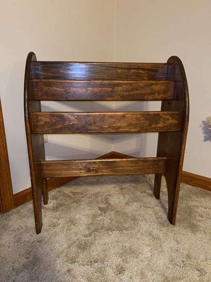 Vintage wood quilt rack with carved sides…..25-1/4 x 11 x 30 tall
