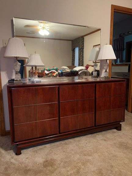 Gorgeous Mahogany MCM American 9-drawer dresser/mirror with small built-in jewelry chest image