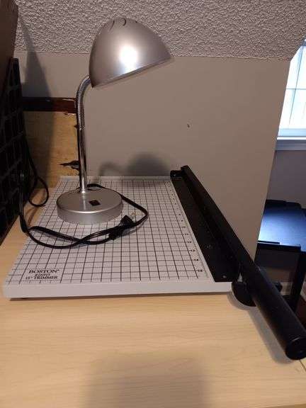 15" Boston Trimmer and Desk Lamp