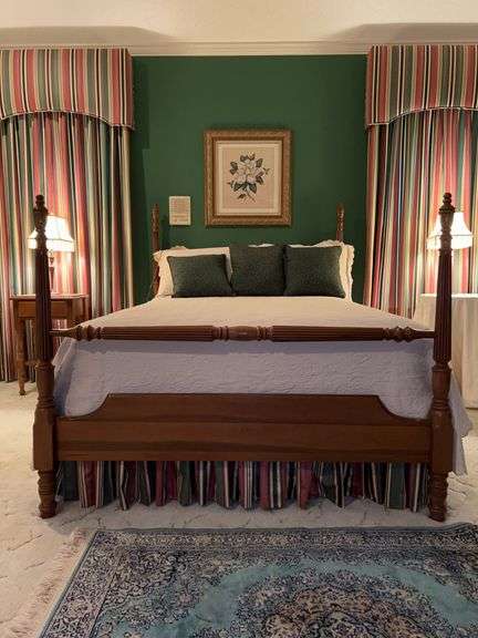 Beautiful Amish-style queen size 4-poster bed and ALL LINENS AND MATTRESSES….in really good condition image