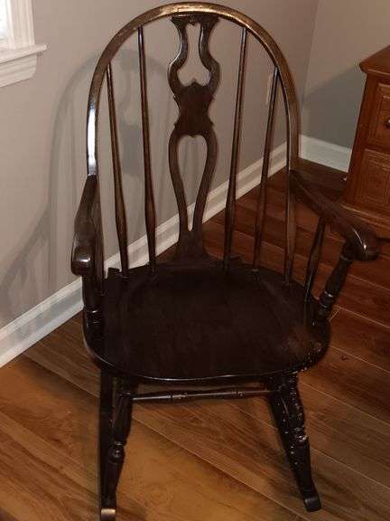Windsor Rocking Chair in good condition 21x36