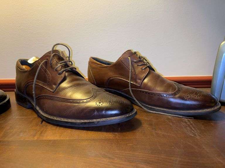 Men’s Joseph Abbound brown leather wind tip shoes with shoe forms…..size 10D image