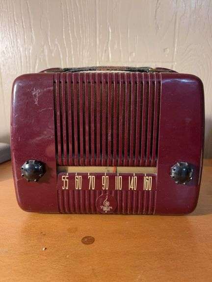 Vintage Red Emerson Model 560A Tube Radio (see all pics) image