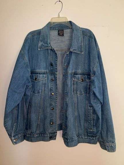 Men’s Faded Glory Denim Jacket (size 42/44) image