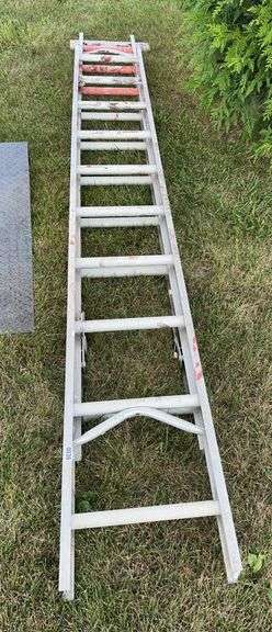 20’ Extension Ladder image