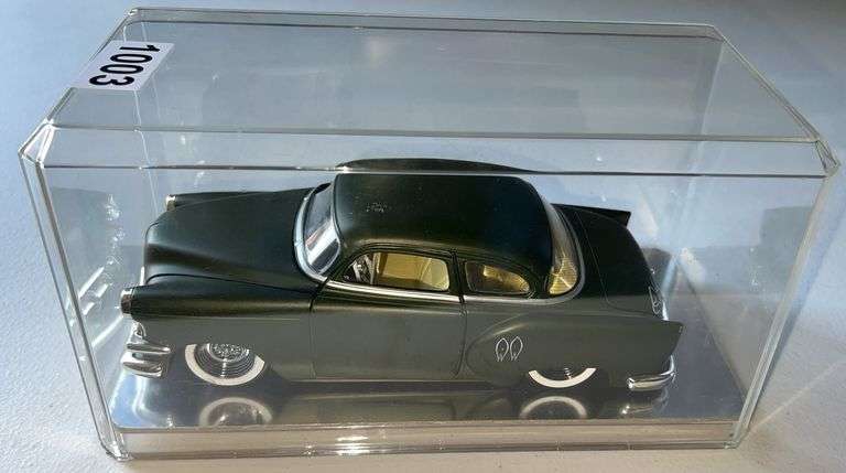 Model Car with Display Case image
