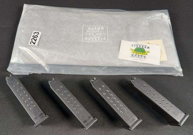 10 Magazine Velcro Pouch & (4) 9mm 17 Rd. Glock Magazines image