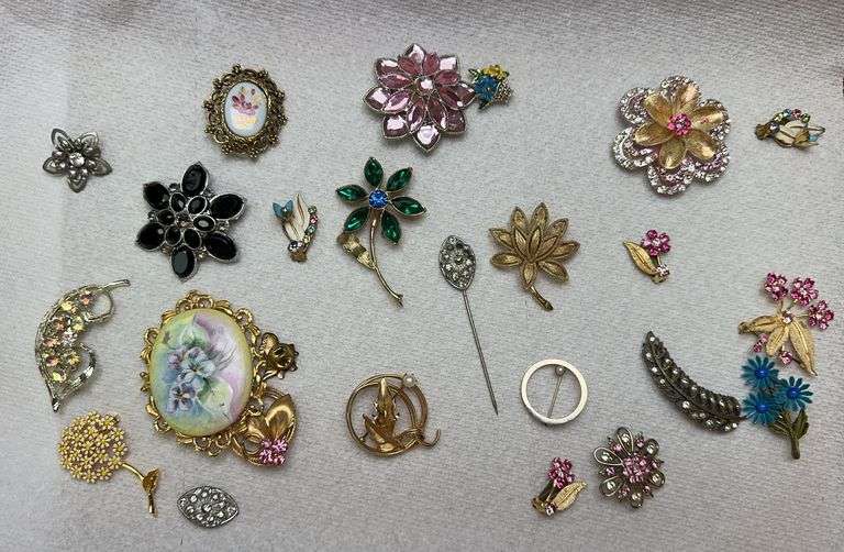Flower & Misc Broaches image