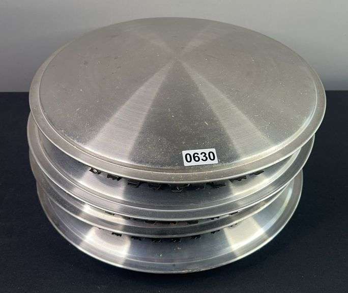 15” Moon Hub Caps image