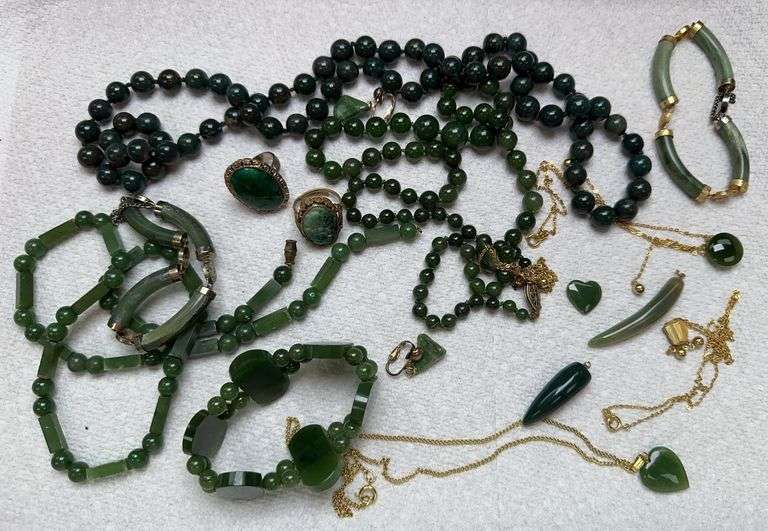 Jade Green Necklaces & Rings image