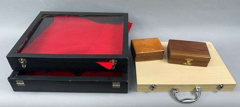 Jewelry Boxes & Display Cases image