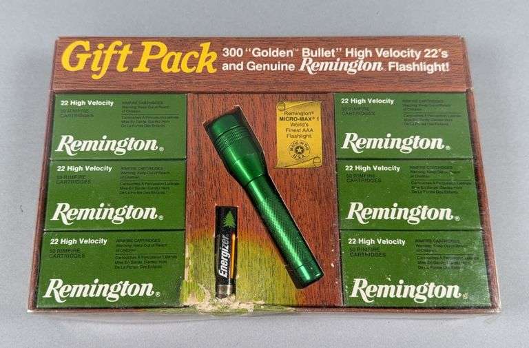 Remington Gift Pack 22 Cal With Small Flash light, 300 Count image