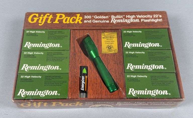 Remington Gift Pack 22 Cal With Small Flash light, 300 Count image