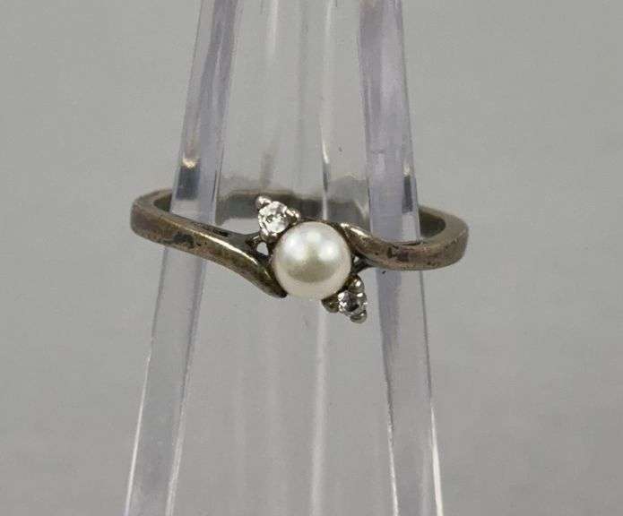 .925 Silver Pearl Ring Size 9 image