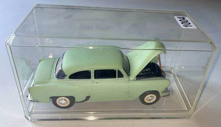 Model Car with Display Case image