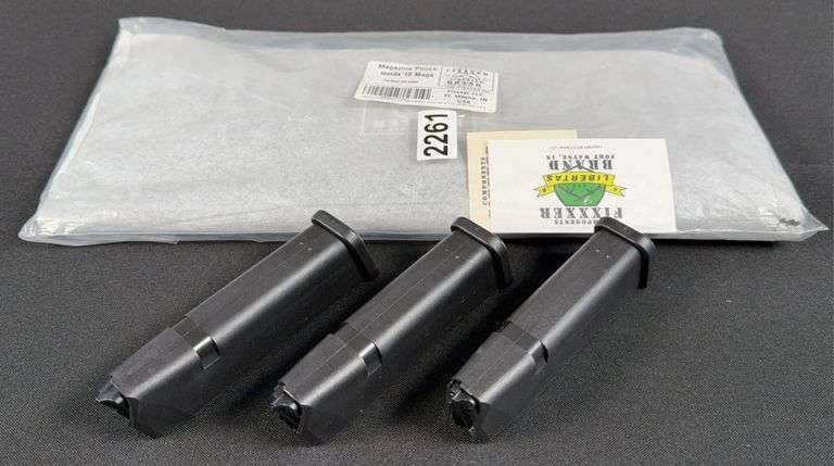 10 Magazine Velcro Pouch & (3) 9mm 17 Rd. Glock Magazines image
