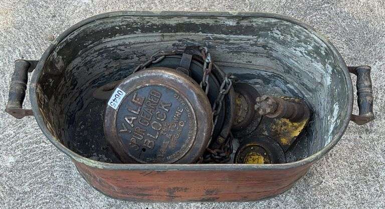 Yale Spur Geared Block Chain Hoist image