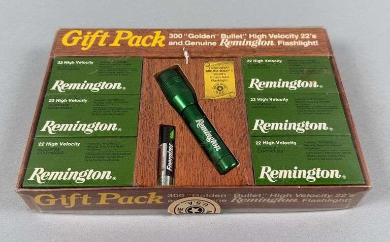 Remington Gift Pack 22 Cal With Small Flash light, 300 Count image