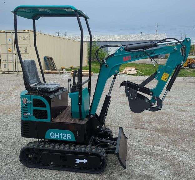 CFG QH12R Mini Excavator image