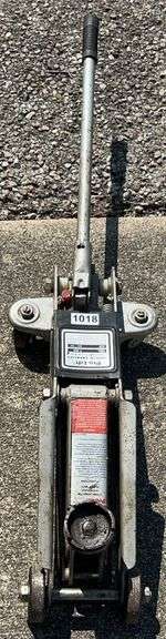 Pro-Lift 4000lb Floor Jack image