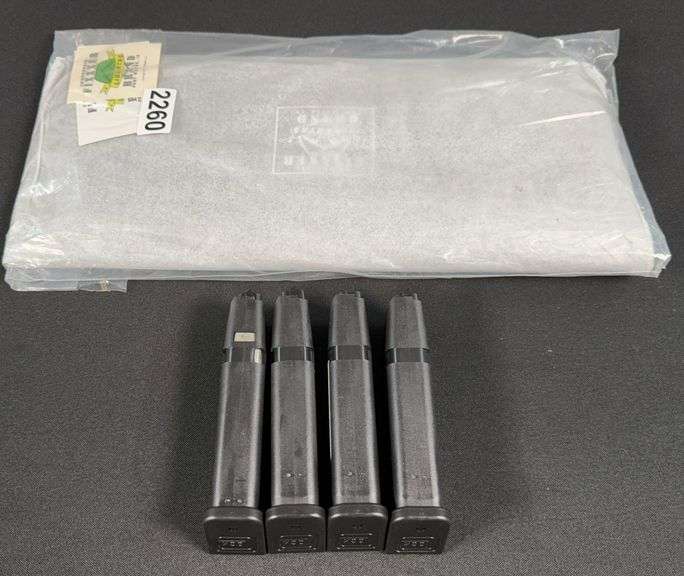 10 Magazine Velcro Pouch & (4) 9mm 17 Rd. Glock Magazines image