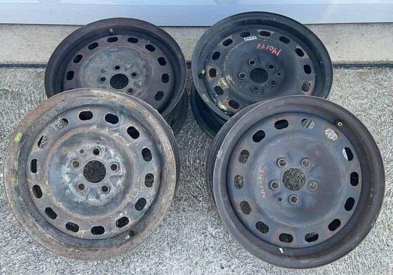 (4) 15” Steel Wheels image
