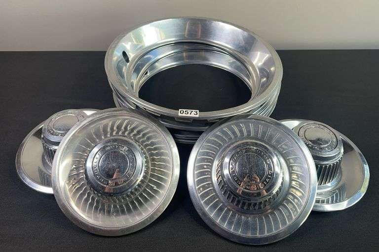 15” Chevrolet Rally Center Caps & Beauty Rings image