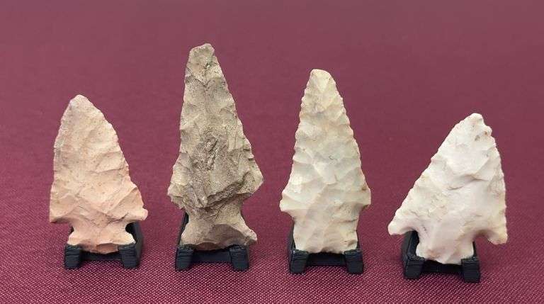 (4) Arrowheads image