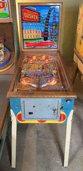Williams Gusher Pinball Machine image