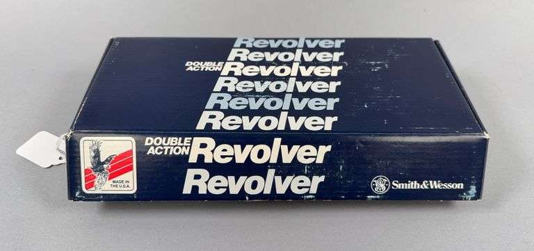 Smith & Wesson Revolver Box image