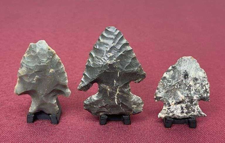 (3) Arrowheads image