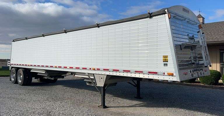 Wilson Commander 40' Grain Trailer DWH-501C image