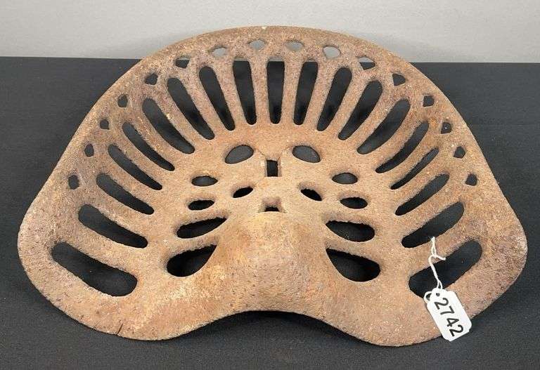 Unmarked Cast Iron Seat image