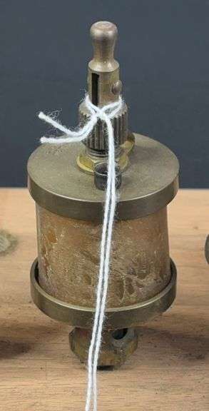 Essex Brass Engine Oiler image