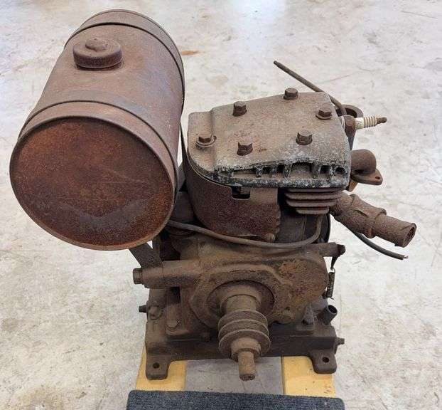 Unmarked Engine with Auto Lite Alternator image