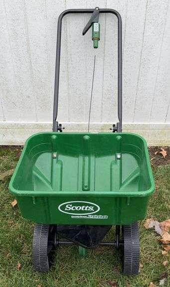 Scott’s Seedy Green 200 Seed Spreader image